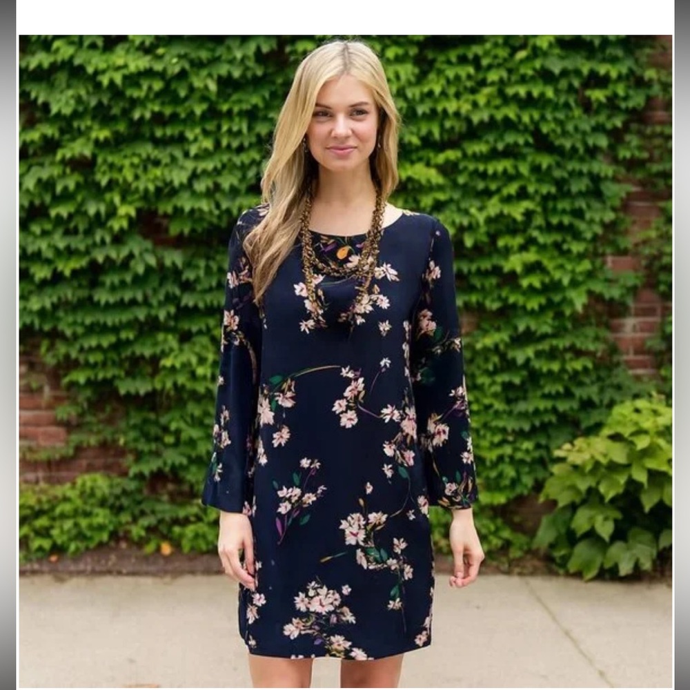Lulu’s Herbaceous Babe Navy Floral Print Shift Dress Size Medium